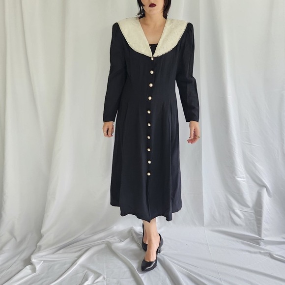 Vintage Dresses & Skirts - 90s Black and White Button Down Dress